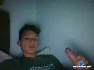 jouirseur1975 cam4 gay performer from Canada  