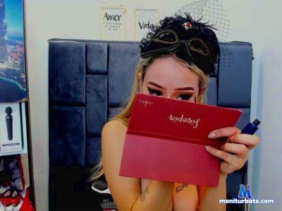 Emmaa_foxx_ cam4 bisexual performer from Republic of Colombia  