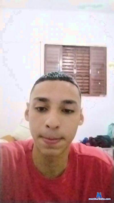 ewer9vin cam4 gay performer from Federative Republic of Brazil  