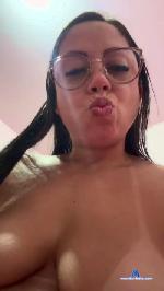Renatinhaaaa cam4 livecam show performer room profile