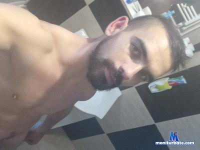florin2325_xxx cam4 straight performer from Romania milk 