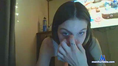 LovieBunny cam4 bisexual performer from United States of America  