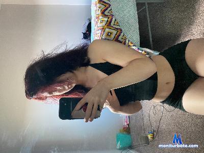 DarkNightPawg cam4 bisexual performer from United States of America  