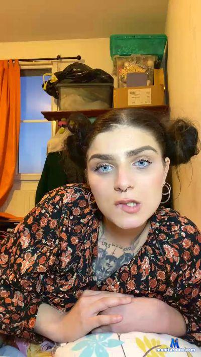 ysa666 cam4 bisexual performer from French Republic  