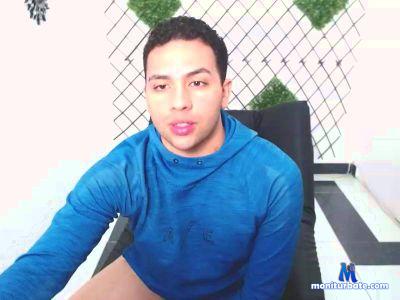 rummy_kloss cam4 gay performer from United States of America  