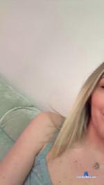 ChiaraLova cam4 livecam show performer room profile