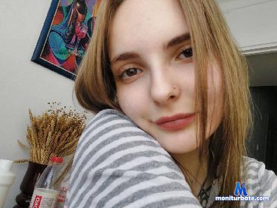 DorettaCoombs cam4 bisexual performer from Republic of Latvia bigass C2C striptease feet cute spanking ass 
