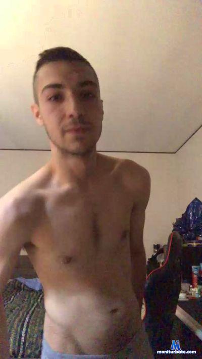 rcomi6 cam4 straight performer from Republic of Italy  