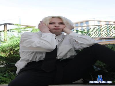 Peak_happiness cam4 bicurious performer from Republic of Poland cute cosplay feet gamer C2C armpits schoolgirl 