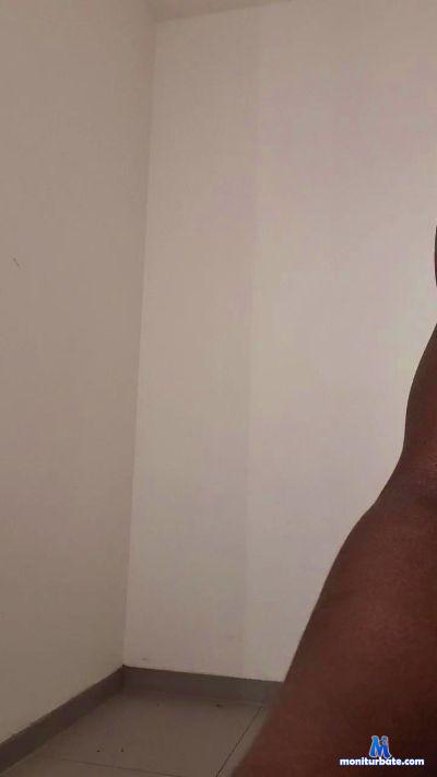 tetram68 cam4 gay performer from Canada  