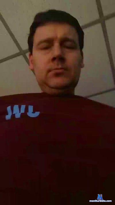 ukhertsboy cam4 straight performer from United Kingdom of Great Britain & Northern Ireland  
