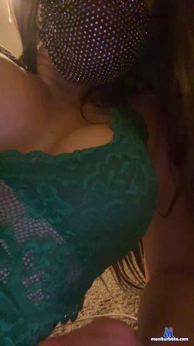 Roseyy7 cam4 bisexual performer from United States of America Bored horny 