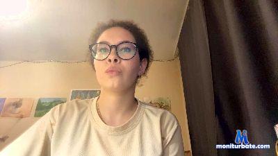 KamalaSkiver cam4 straight performer from United States of America armpits C2C striptease cute ass spanking feet 