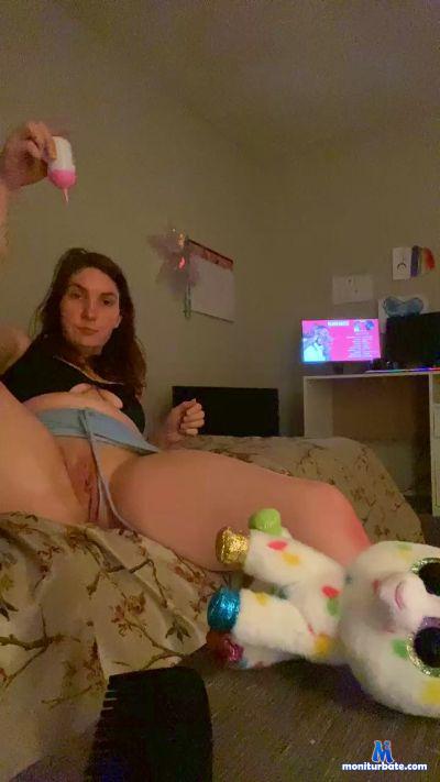 PlumeCarly cam4 bicurious performer from United States of America  