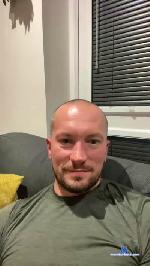 Mrbee69 cam4 livecam show performer room profile