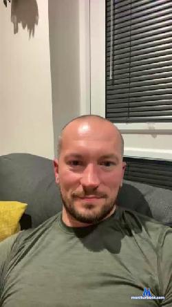 Mrbee69 cam4 live cam performer profile