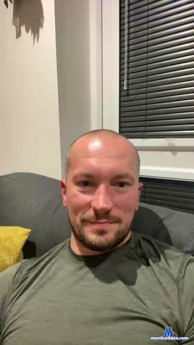 Mrbee69 cam4 bisexual performer from United Kingdom of Great Britain & Northern Ireland pornstar 