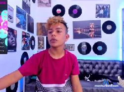 Marzo80 cam4 live cam performer profile