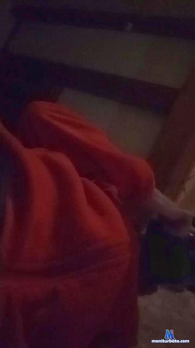 SNEAKERCHO cam4 gay performer from French Republic  
