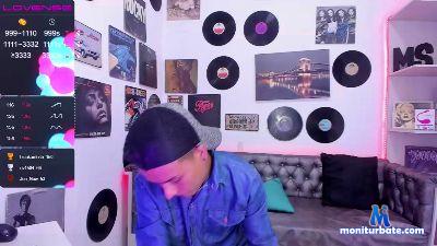 manuelvvzl cam4 gay performer from Republic of Colombia livetouch 