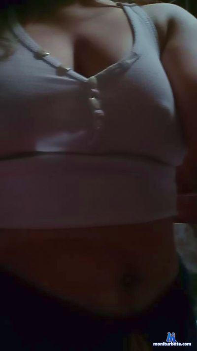 RubiCurvy99 cam4 bicurious performer from Argentine Republic  