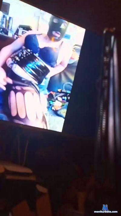 ladysweet1998 cam4 bicurious performer from Canada  