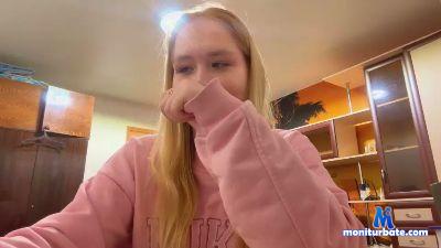 NakitaGerth cam4 bisexual performer from Republic of Poland C2C masturbation schoolgirl pee striptease cute feet 