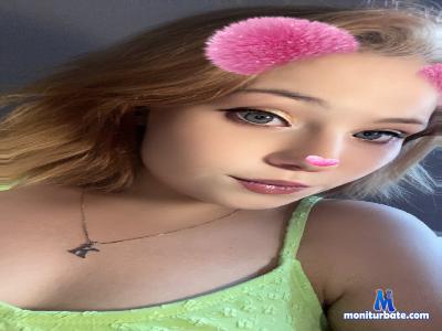 latinalovexo95 cam4 bisexual performer from United States of America pornstar 