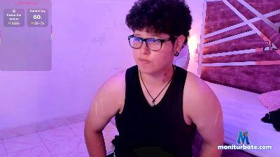 Luke_bear cam4 gay performer from Republic of Italy blowjob pussy milk gamer armpits ass feet 