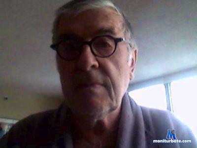 biggytool cam4 gay performer from Canada  