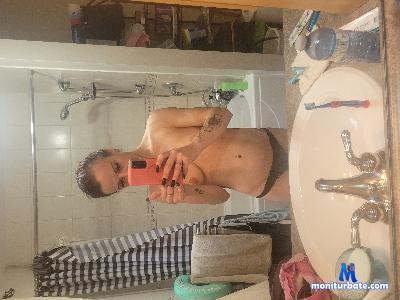 bbabyfrenchie69 cam4 straight performer from Canada  