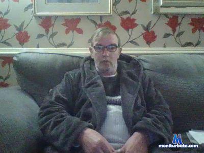 philsplace4 cam4 straight performer from United Kingdom of Great Britain & Northern Ireland  