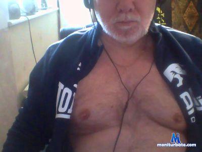 stevespunker cam4 bicurious performer from United Kingdom of Great Britain & Northern Ireland  