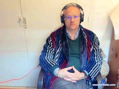 andrezimrio0 cam4 bicurious performer from Republic of Italy  