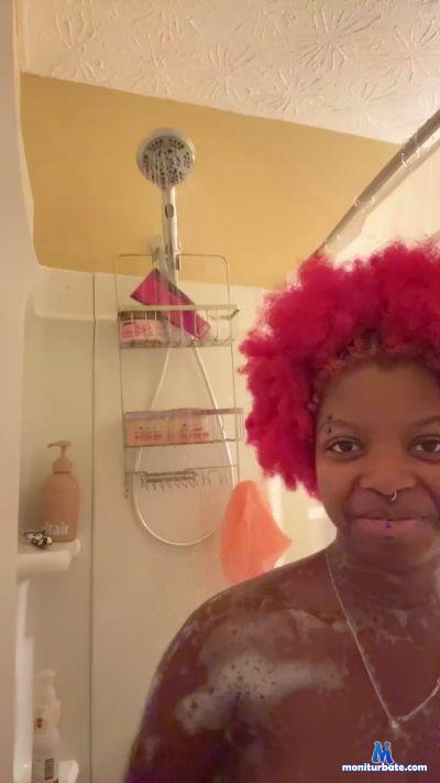 Pinki3pi3 cam4 bisexual performer from United States of America  
