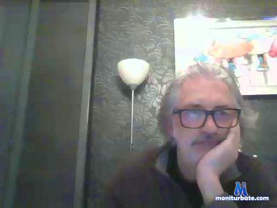 gentleman87fun cam4 straight performer from French Republic  
