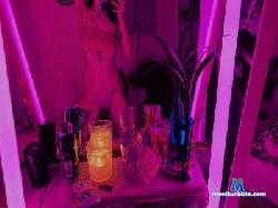Roxyandjean69 cam4 live cam performer profile
