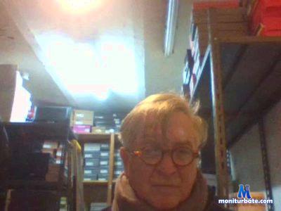 frivolo cam4 gay performer from Republic of Italy  