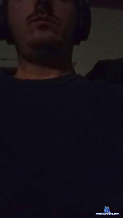 mrfeexxx4 cam4 straight performer from Republic of Italy  