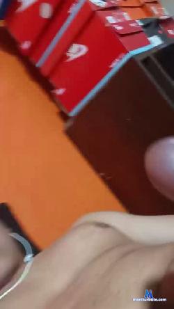 NiltonFz cam4 live cam performer profile