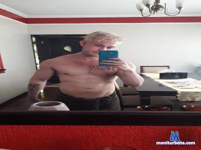 Soldierboy2222 cam4 bisexual performer from Federative Republic of Brazil amateur feet ass gamer smoke 