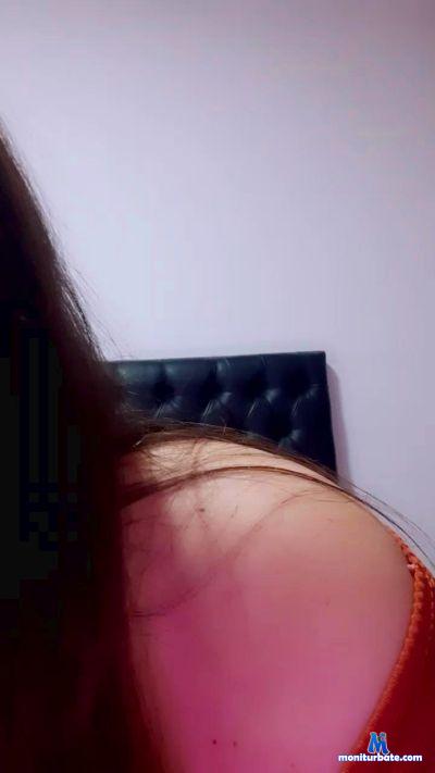 Nili_22 cam4 bicurious performer from Republic of Chile  