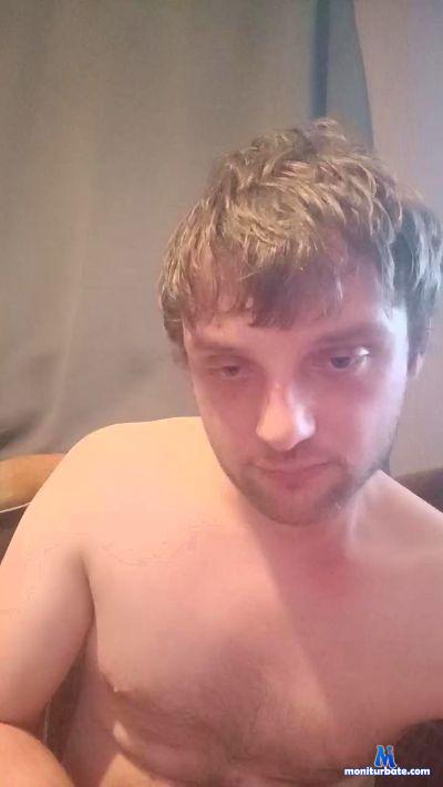 Lover3301 cam4 gay performer from United Kingdom of Great Britain & Northern Ireland  