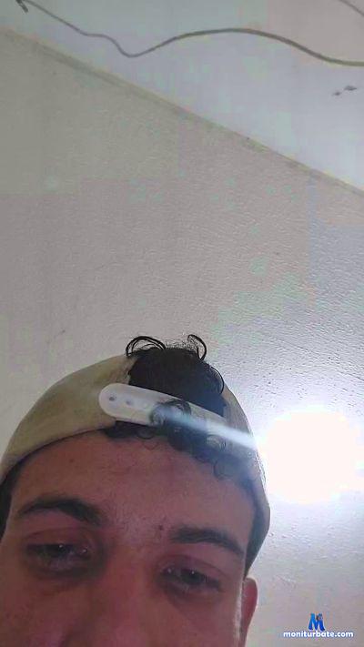 Surf_boy7 cam4 bisexual performer from Federative Republic of Brazil  