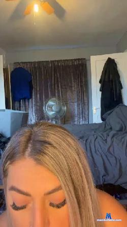 Yhoneyof cam4 live cam performer profile