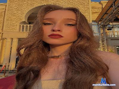 HildaHigginson cam4 bisexual performer from French Republic  