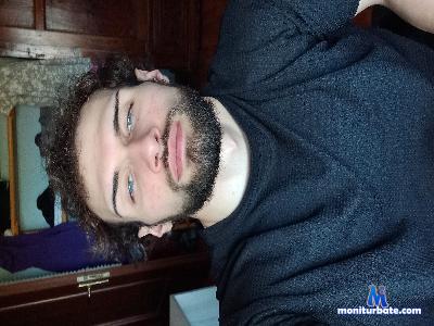 PerversBoy000 cam4 straight performer from Republic of Italy milk C2C pee feet ass cute pornstar 