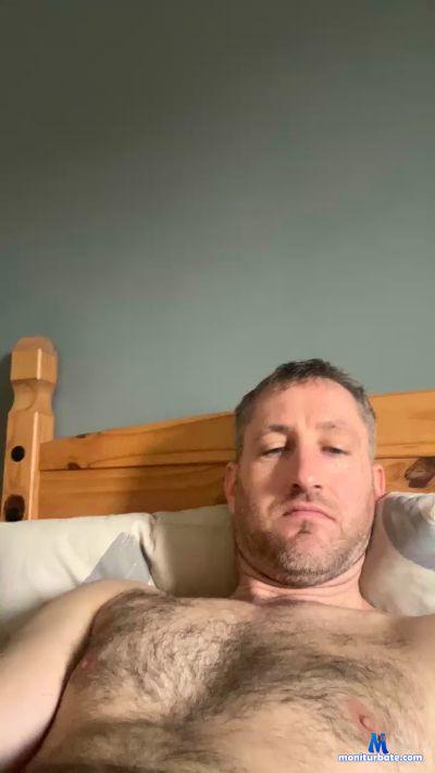 hungdave1984 cam4 straight performer from United Kingdom of Great Britain & Northern Ireland amateur 