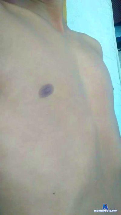 joo33hot cam4 bisexual performer from Federative Republic of Brazil  