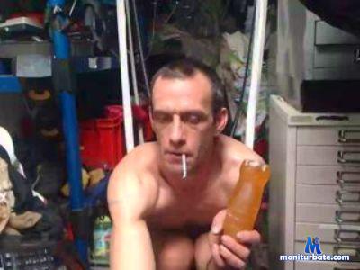 dressmeupho2 cam4 bicurious performer from United Kingdom of Great Britain & Northern Ireland  